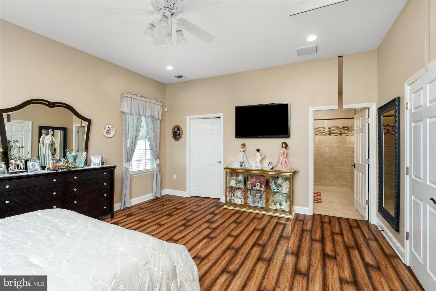 Robbinsville, New Jersey, 08691, United States, 6 Bedrooms Bedrooms, ,6 BathroomsBathrooms,Residential,Active,1953417