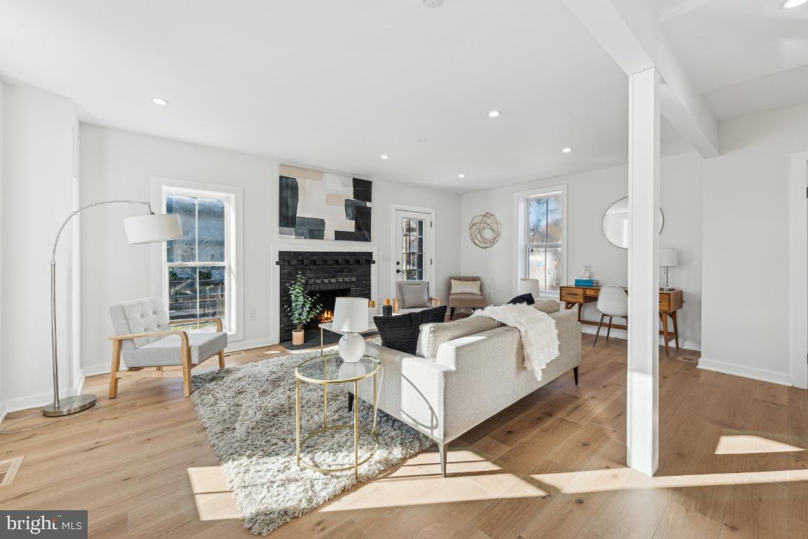 Washington, District Of Columbia, 20018, United States, 5 Bedrooms Bedrooms, ,5 BathroomsBathrooms,Residential,Active,2007330