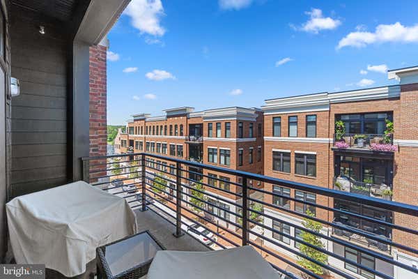 5 STATIONMASTER ST SE APT 400, LEESBURG, VA 20175, photo 2 of 31