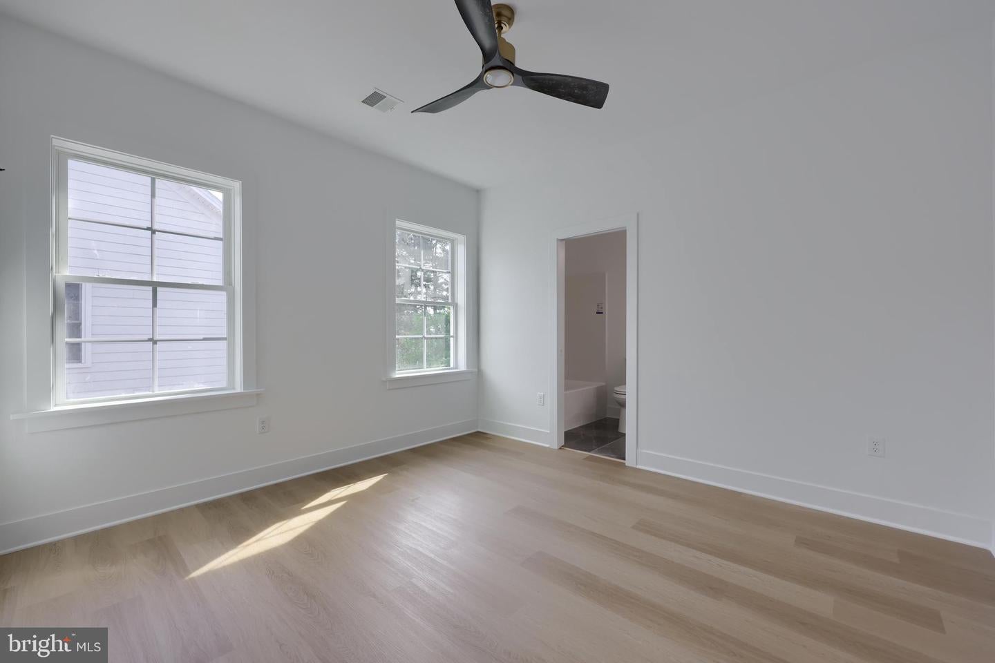 East Petersburg, Pennsylvania, 17520, United States, 4 Bedrooms Bedrooms, ,5 BathroomsBathrooms,Residential,Active,1702111