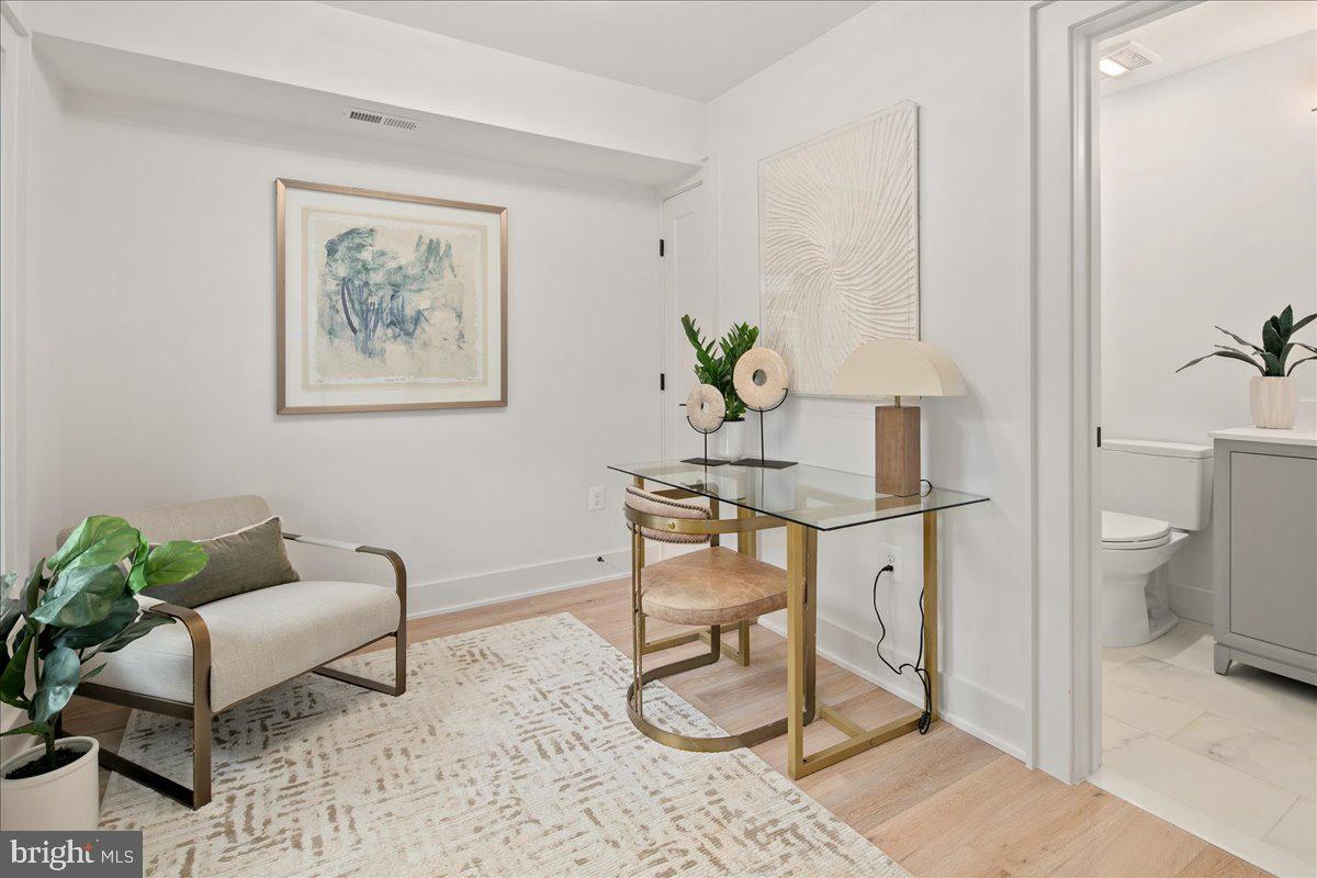 Arlington, Virginia, 22201, United States, 4 Bedrooms Bedrooms, ,5 BathroomsBathrooms,Residential,Active,2011879