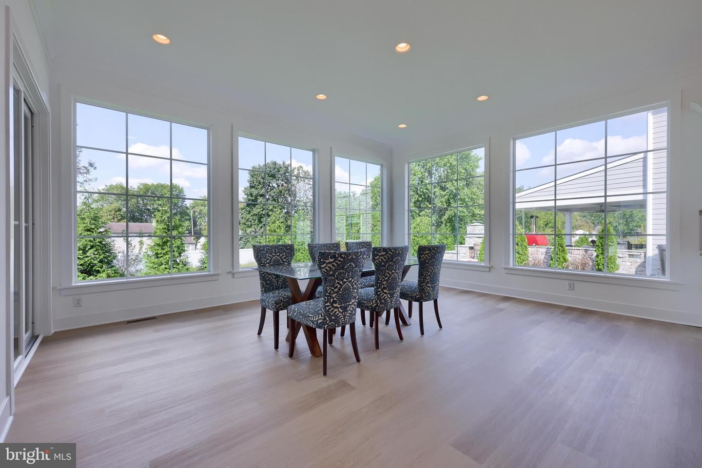 East Petersburg, Pennsylvania, 17520, United States, 4 Bedrooms Bedrooms, ,5 BathroomsBathrooms,Residential,Active,1702111