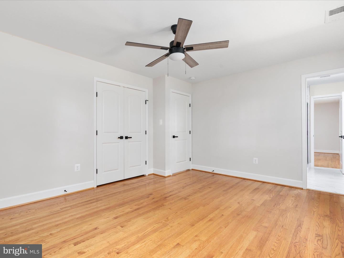 Clifton, Virginia, 20124, United States, 5 Bedrooms Bedrooms, ,5 BathroomsBathrooms,Residential,Active,1998598