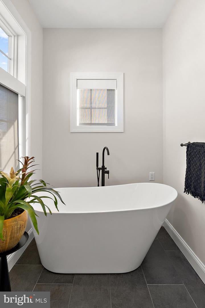 Berlin, Maryland, 21811, United States, 3 Bedrooms Bedrooms, ,4 BathroomsBathrooms,Residential,Active,2000216