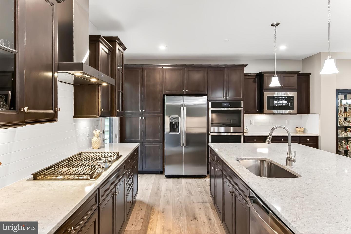 Fairfax, Virginia, 22033, United States, 4 Bedrooms Bedrooms, ,5 BathroomsBathrooms,Residential,Active,1992238