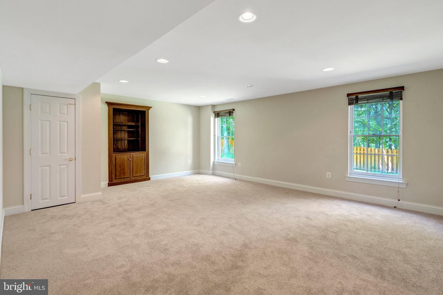 Haymarket, Virginia, 20169, United States, 5 Bedrooms Bedrooms, ,5 BathroomsBathrooms,Residential,Pending,2031766