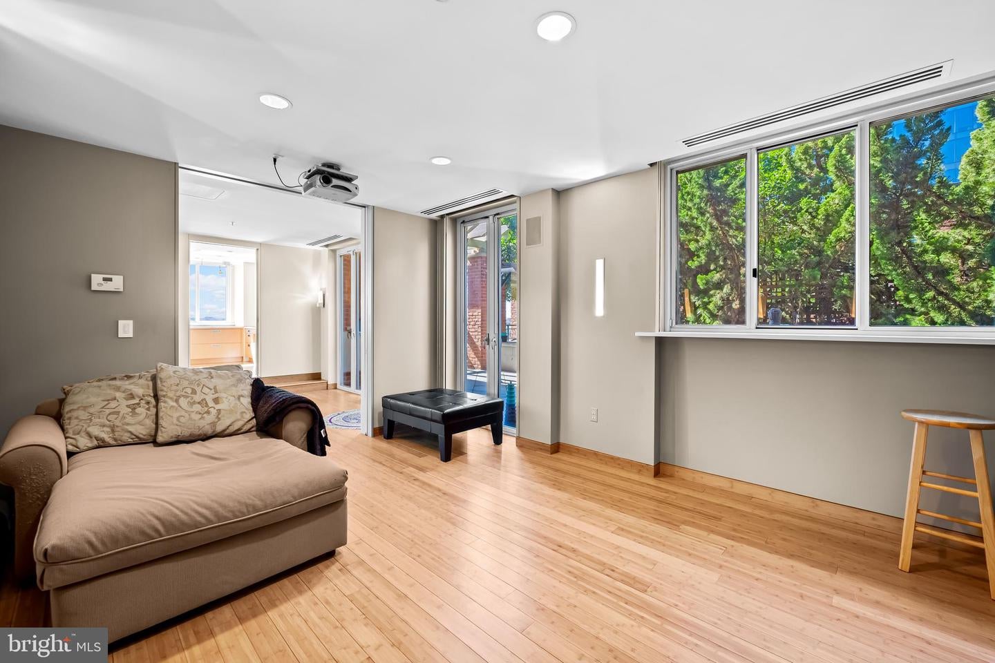 Baltimore, Maryland, 21202, United States, 3 Bedrooms Bedrooms, ,4 BathroomsBathrooms,Residential,Active,1963429