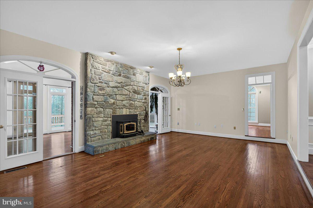 Clifton, Virginia, 20124, United States, 5 Bedrooms Bedrooms, ,6 BathroomsBathrooms,Residential,Active,2025639