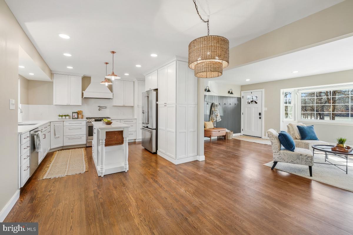 Alexandria, Virginia, 22308, United States, 3 Bedrooms Bedrooms, ,3 BathroomsBathrooms,Residential,Active,2006768