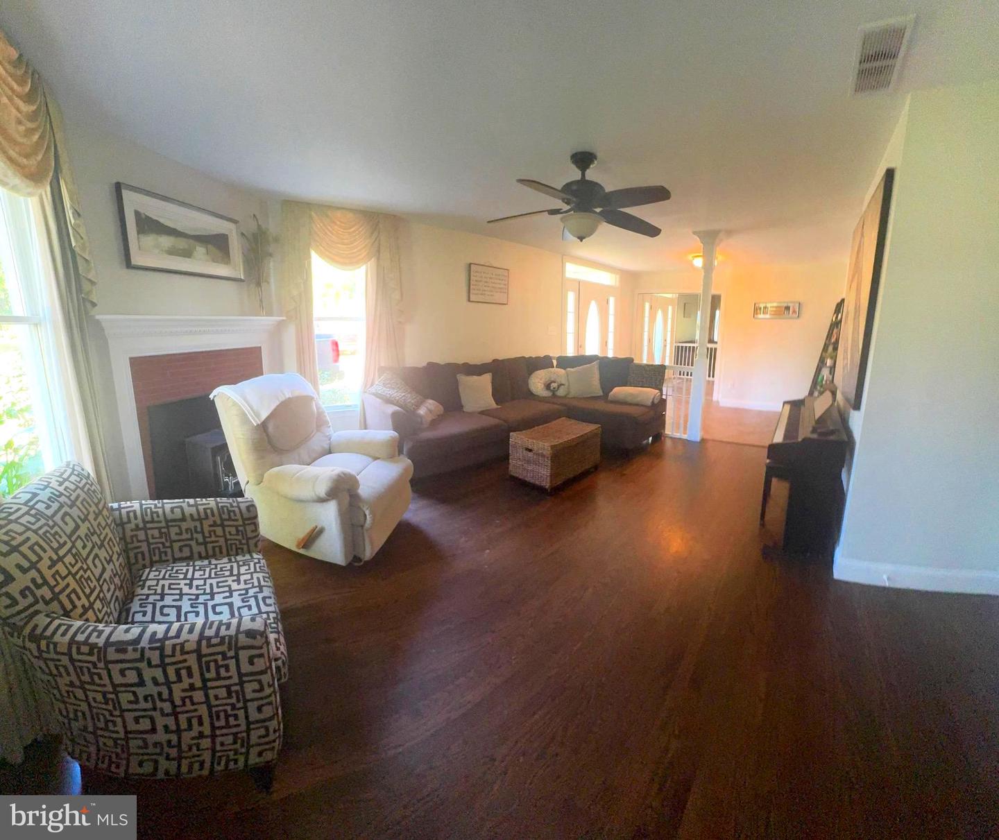 Delanco, New Jersey, 08075, United States, 5 Bedrooms Bedrooms, ,3 BathroomsBathrooms,Residential,Active,1914605
