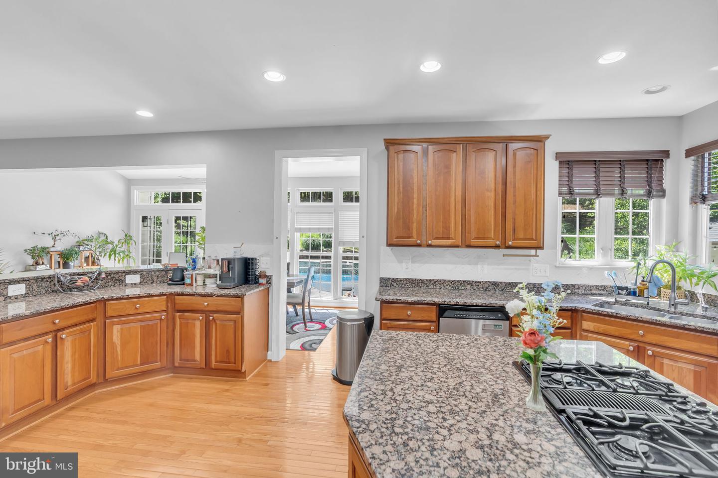 Manassas, Virginia, 20112, United States, 6 Bedrooms Bedrooms, ,5 BathroomsBathrooms,Residential,Active,2052030