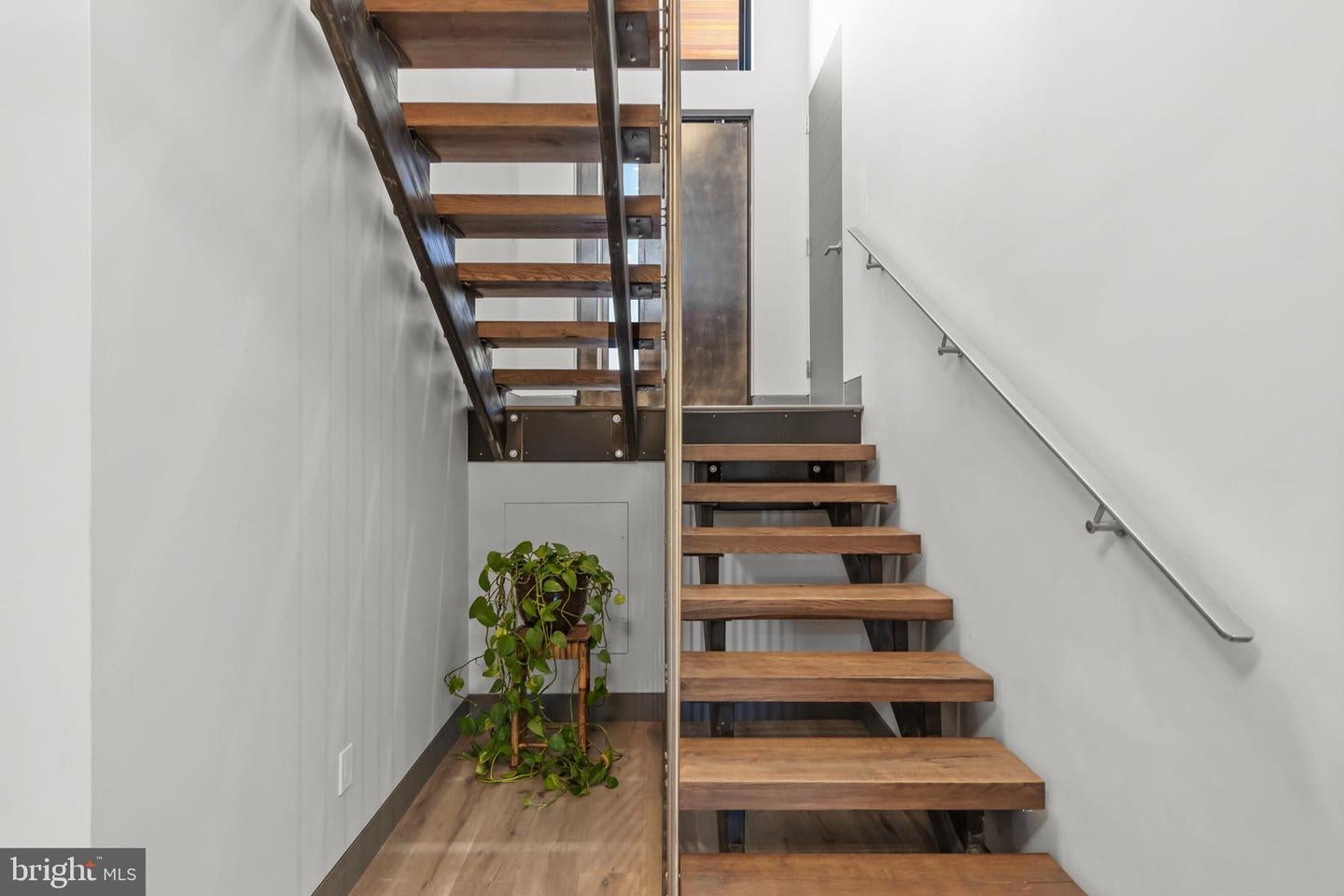 Berryville, Virginia, 22611, United States, 4 Bedrooms Bedrooms, ,4 BathroomsBathrooms,Residential,Active,1945547