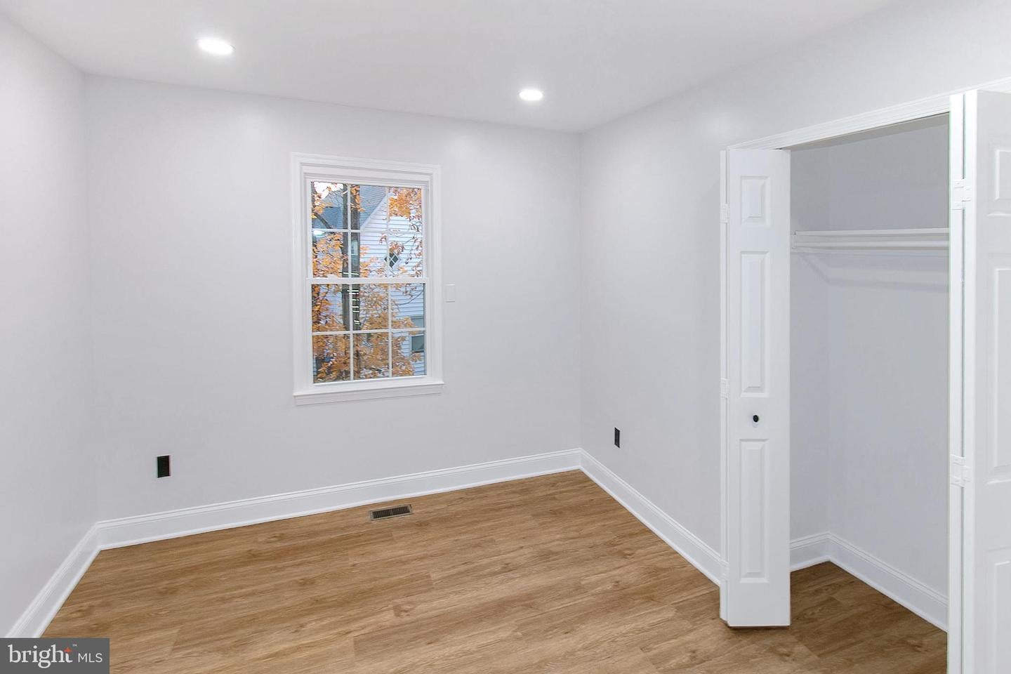 Ashburn, Virginia, 20147, United States, 5 Bedrooms Bedrooms, ,4 BathroomsBathrooms,Residential,Active,1988483