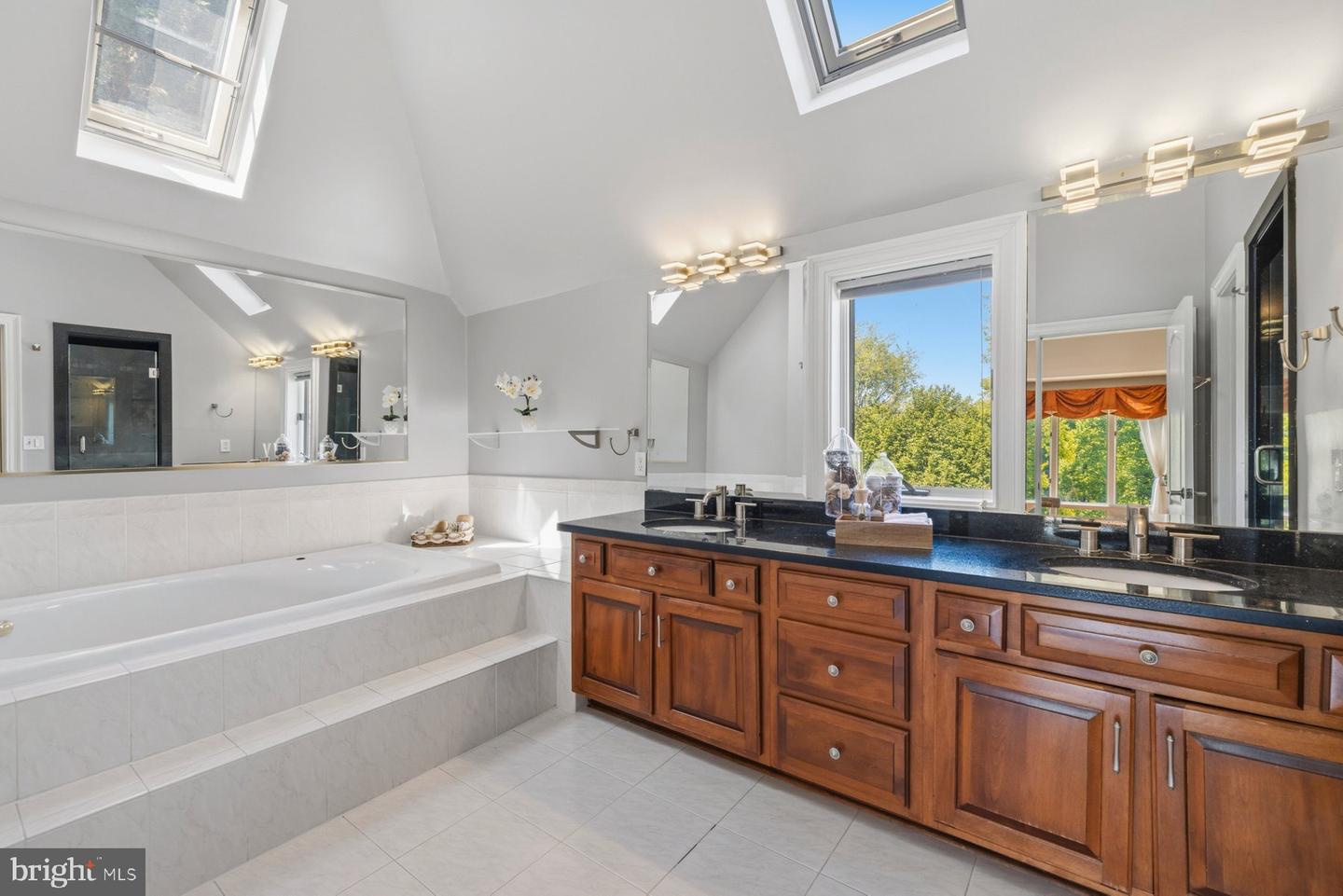 North Potomac, Maryland, 20878, United States, 5 Bedrooms Bedrooms, ,6 BathroomsBathrooms,Residential,Active,2045699