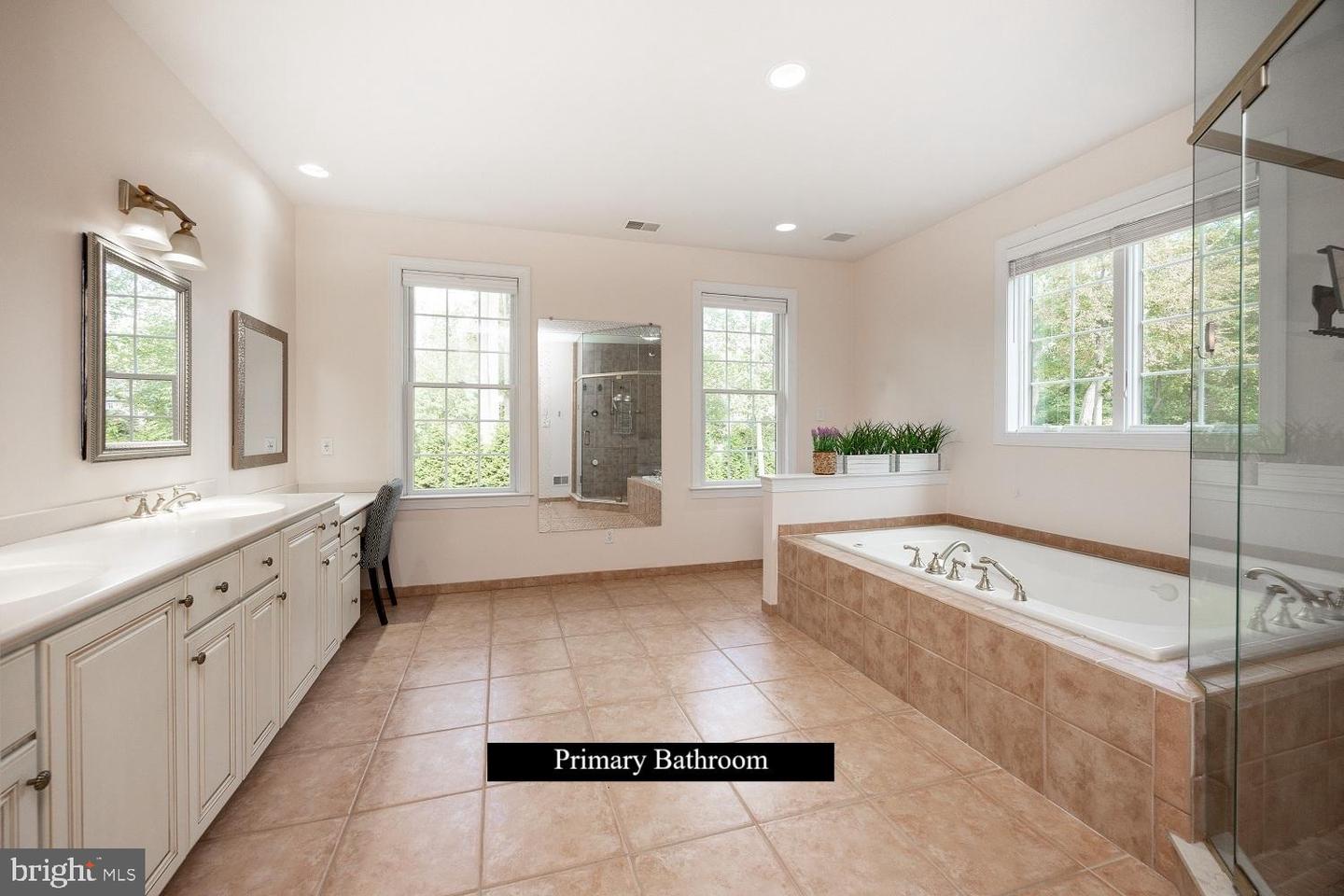 Landenberg, Pennsylvania, 19350, United States, 5 Bedrooms Bedrooms, ,6 BathroomsBathrooms,Residential,Active,1965819