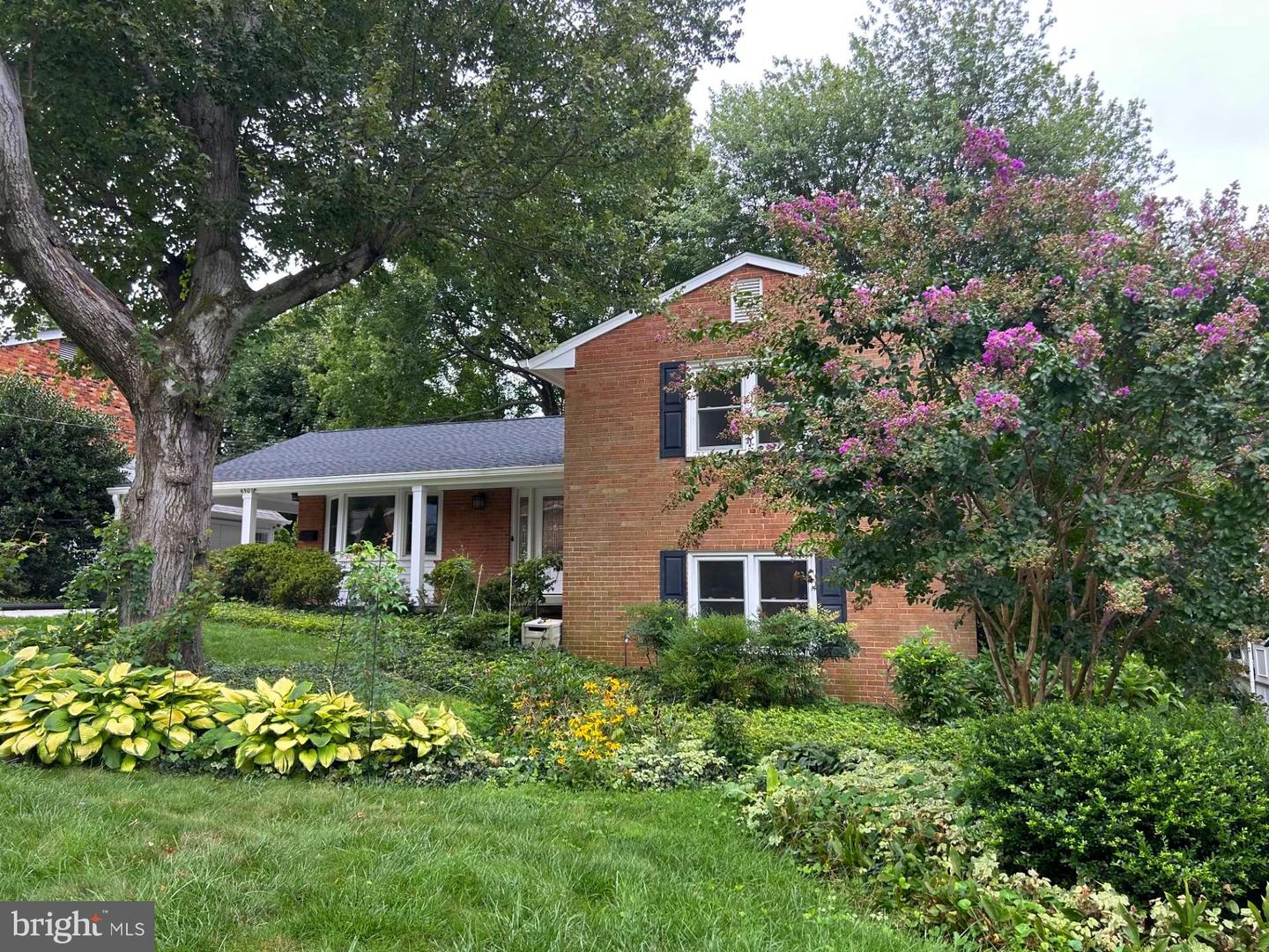 Falls Church, Virginia, 22043, United States, 4 Bedrooms Bedrooms, ,3 BathroomsBathrooms,Residential,Pending,1929686