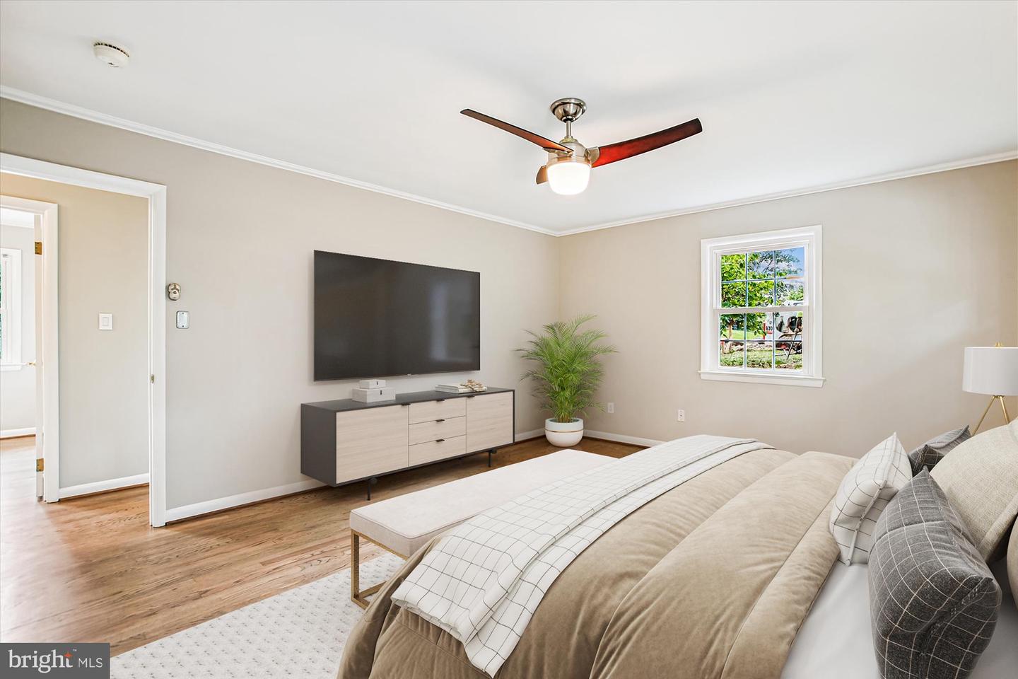 Arlington, Virginia, 22202, United States, 5 Bedrooms Bedrooms, ,3 BathroomsBathrooms,Residential,Active,1926909