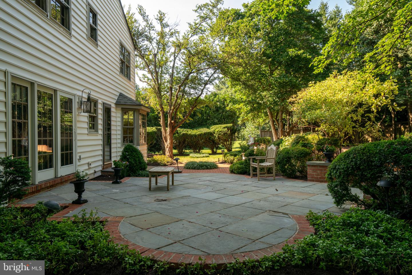 Mclean, Virginia, 22102, United States, 4 Bedrooms Bedrooms, ,3 BathroomsBathrooms,Residential,Pending,1929414