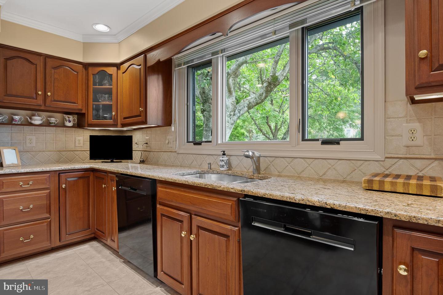 Potomac, Maryland, 20854, United States, 5 Bedrooms Bedrooms, ,6 BathroomsBathrooms,Residential,Active,1988488