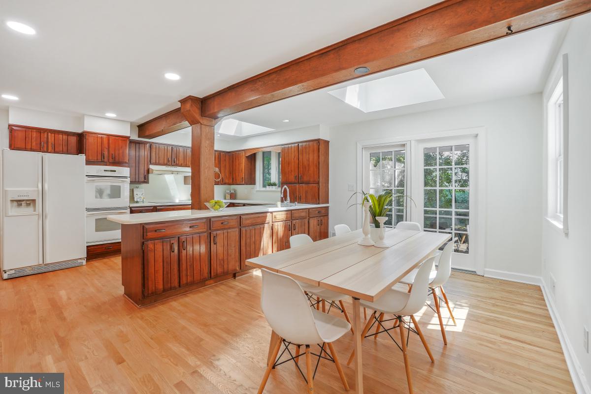 Potomac, Maryland, 20854, United States, 4 Bedrooms Bedrooms, ,3 BathroomsBathrooms,Residential,Active,1889030