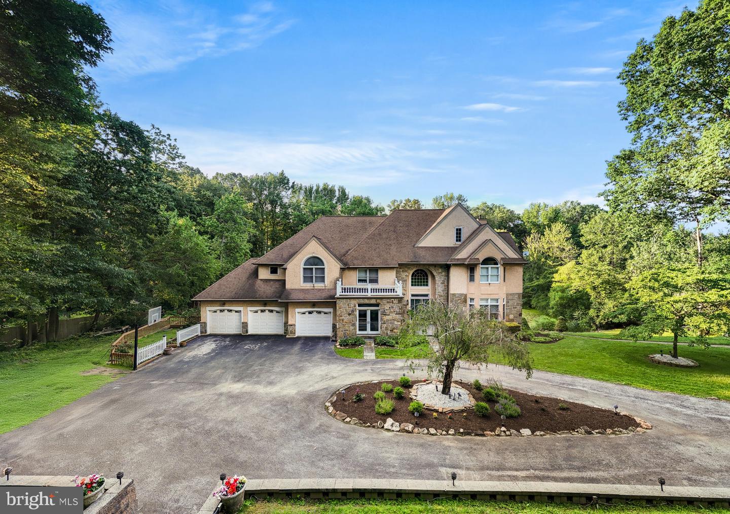 Wallingford, Pennsylvania, 19086, United States, 5 Bedrooms Bedrooms, ,6 BathroomsBathrooms,Residential,Active,1869134