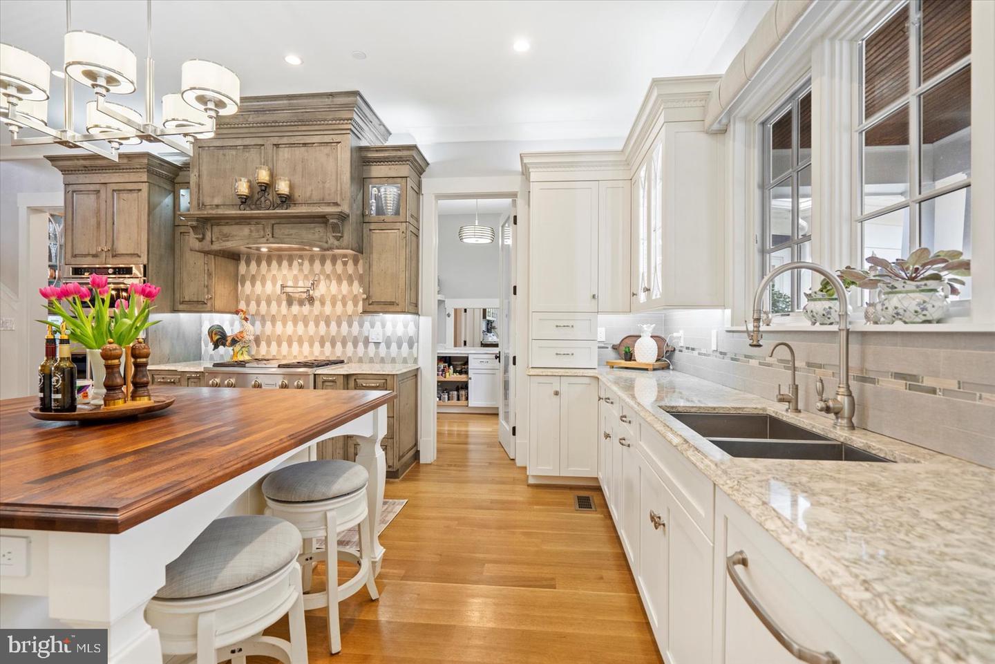 Middle River, Maryland, 21220, United States, 7 Bedrooms Bedrooms, ,7 BathroomsBathrooms,Residential,Active,1969646