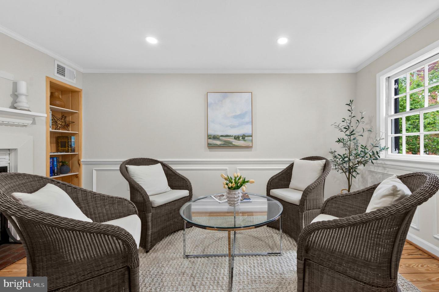 Alexandria, Virginia, 22314, United States, 3 Bedrooms Bedrooms, ,3 BathroomsBathrooms,Residential,Active,2044570