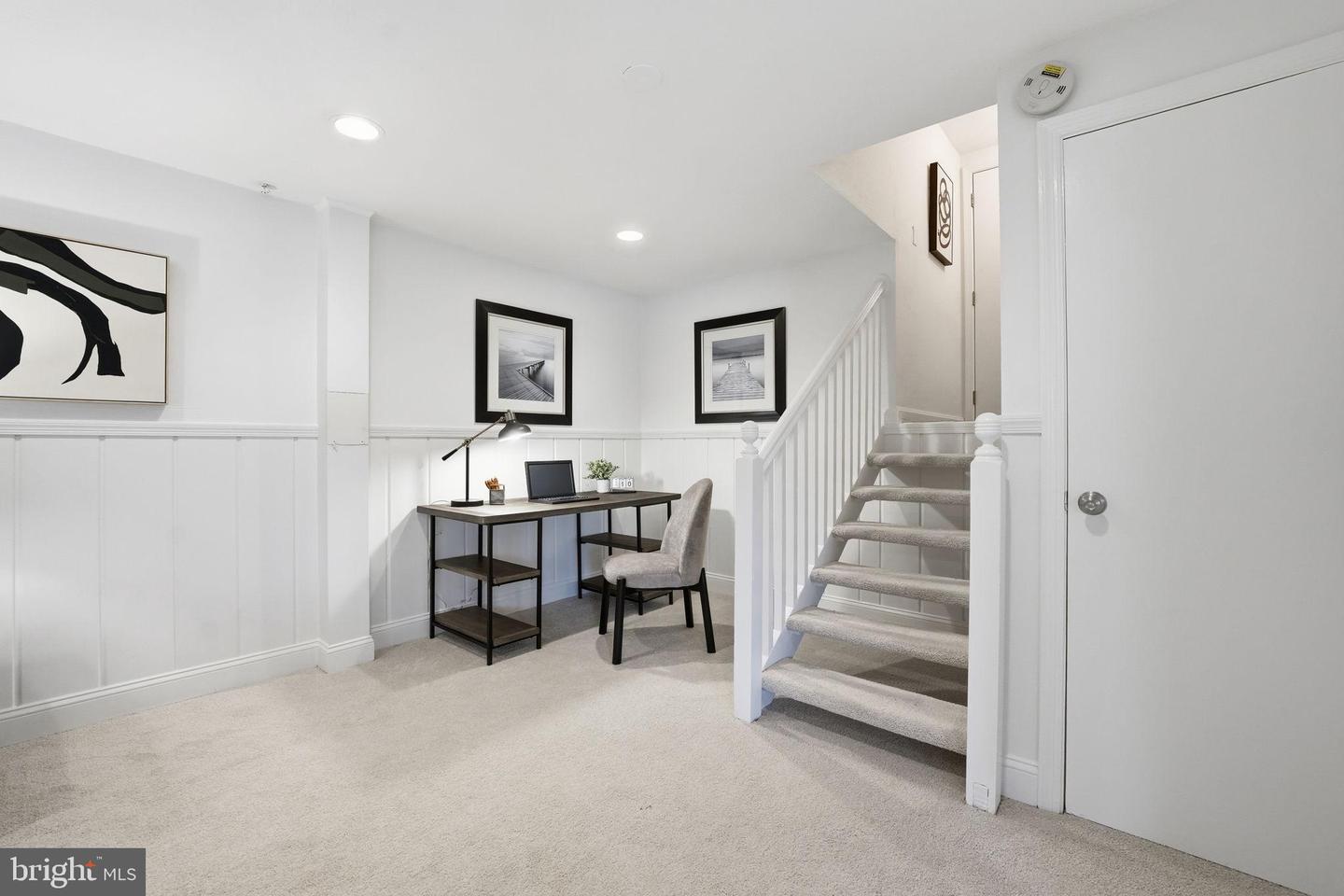 Arlington, Virginia, 22207, United States, 4 Bedrooms Bedrooms, ,3 BathroomsBathrooms,Residential,Pending,2010199