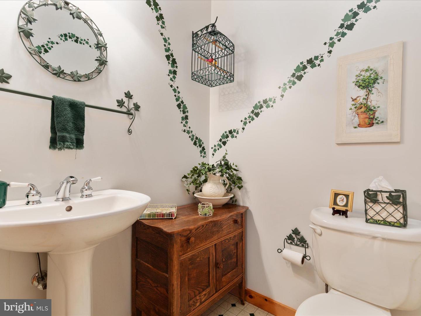 Winchester, Virginia, 22603, United States, 4 Bedrooms Bedrooms, ,4 BathroomsBathrooms,Residential,Active,1943761