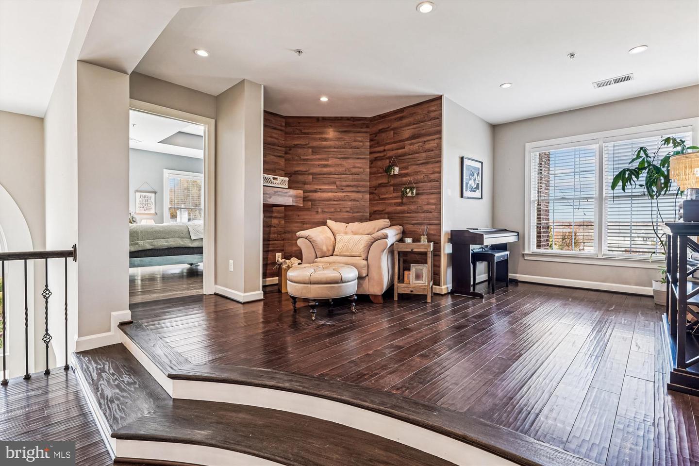 Leesburg, Virginia, 20175, United States, 5 Bedrooms Bedrooms, ,6 BathroomsBathrooms,Residential,Active,1987213