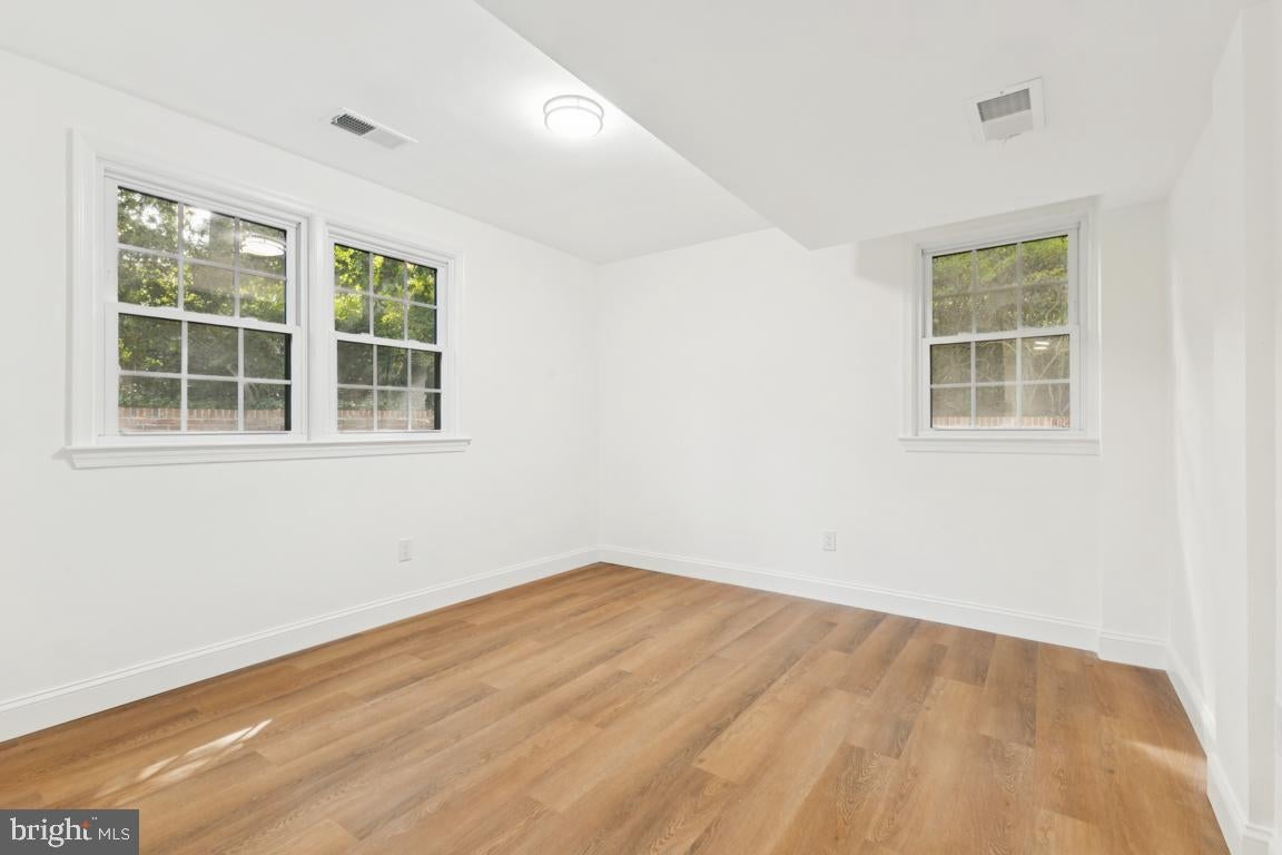 Arlington, Virginia, 22207, United States, 4 Bedrooms Bedrooms, ,3 BathroomsBathrooms,Residential,Active,1934775