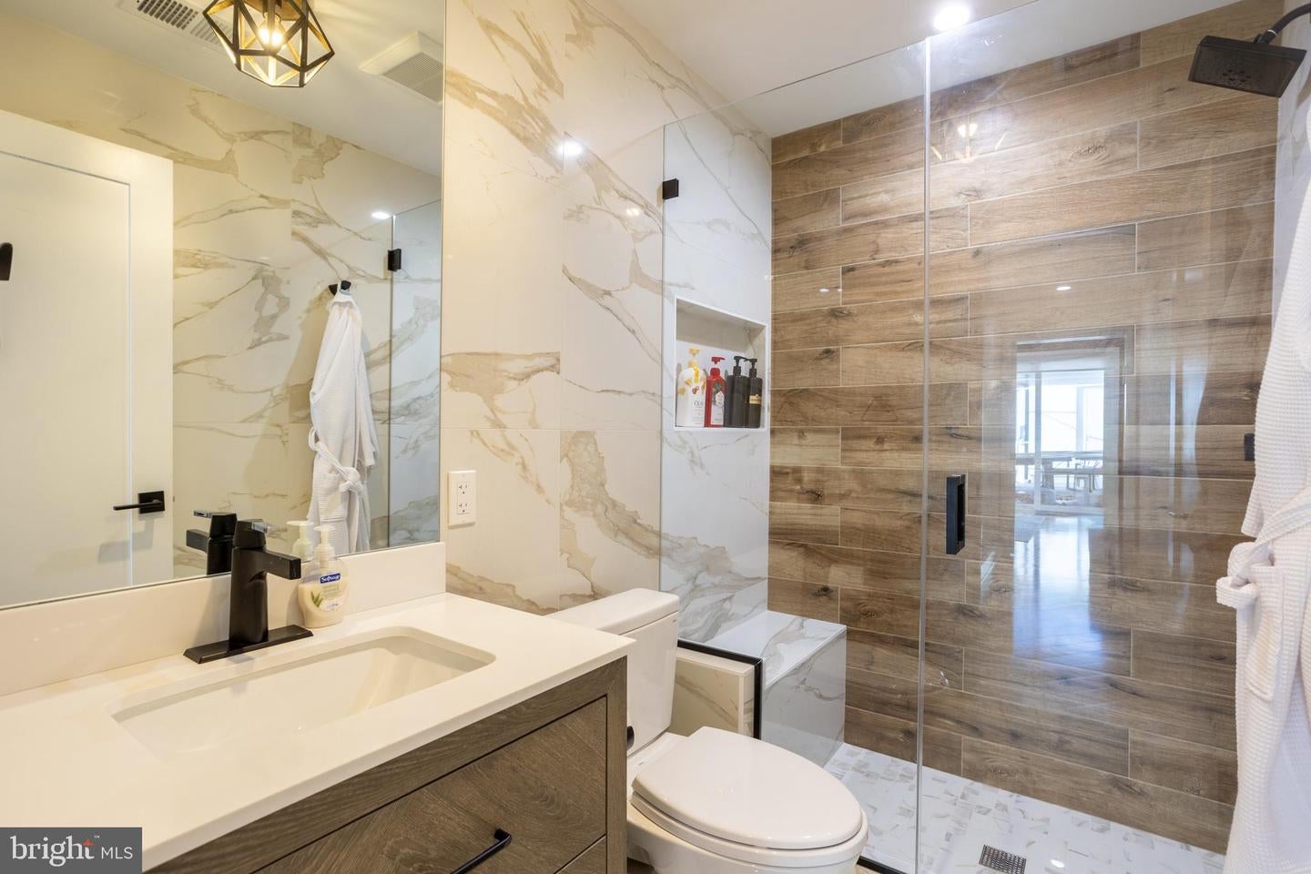 Pikesville, Maryland, 21208, United States, 6 Bedrooms Bedrooms, ,5 BathroomsBathrooms,Residential,Active,2010580