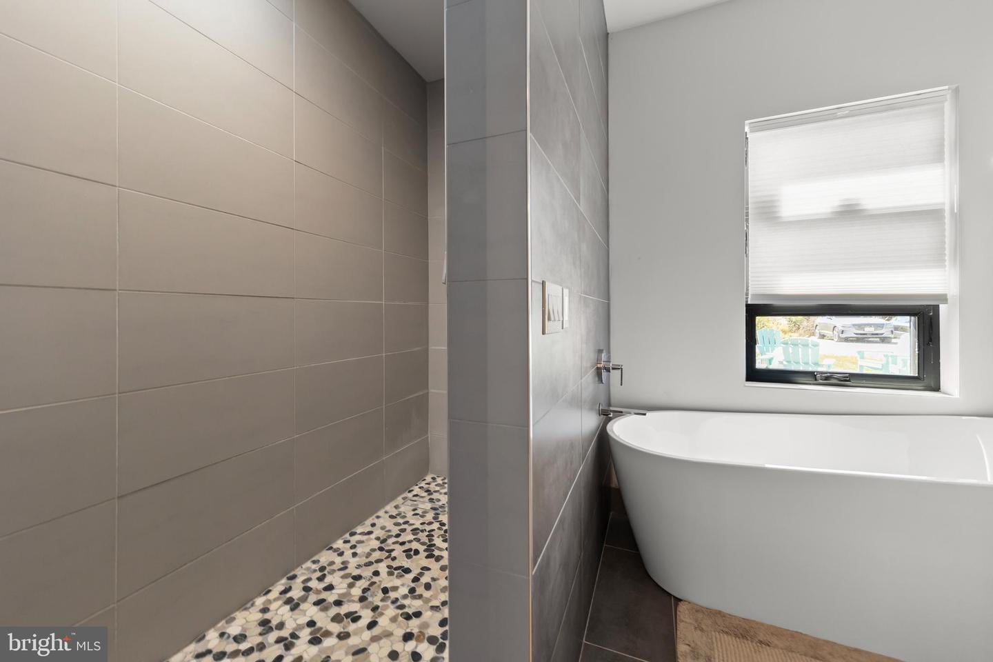 Berryville, Virginia, 22611, United States, 4 Bedrooms Bedrooms, ,4 BathroomsBathrooms,Residential,Active,1945547