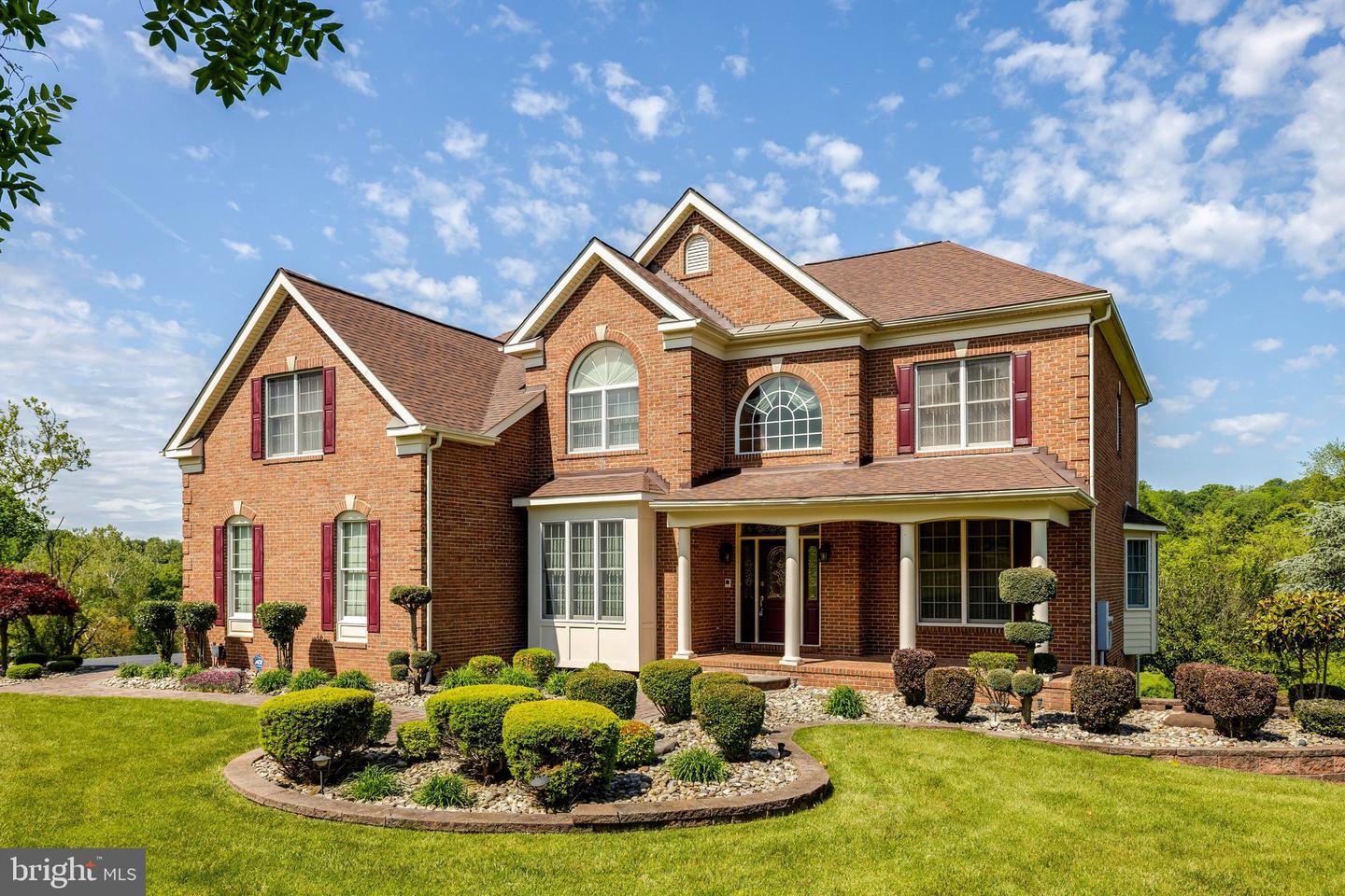 Leesburg, Virginia, 20175, United States, 5 Bedrooms Bedrooms, ,5 BathroomsBathrooms,Residential,Active,2021689