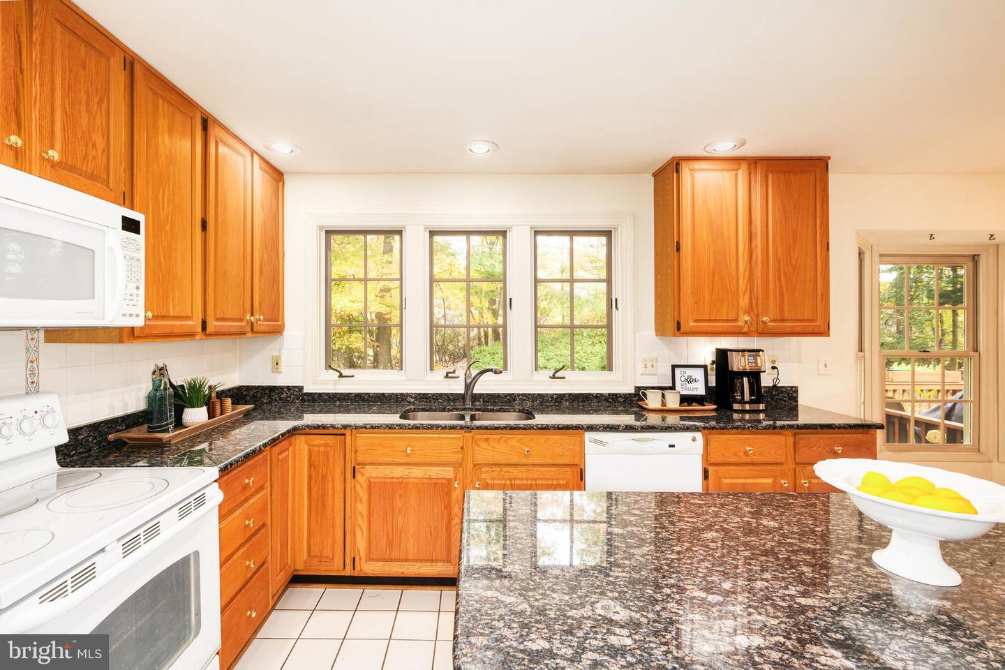 Fairfax Station, Virginia, 22039, United States, 4 Bedrooms Bedrooms, ,4 BathroomsBathrooms,Residential,Active,1988427