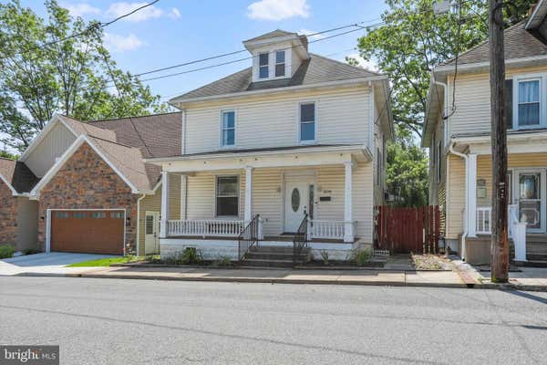 306 WALNUT ST, SHIPPENSBURG, PA 17257, photo 3 of 35