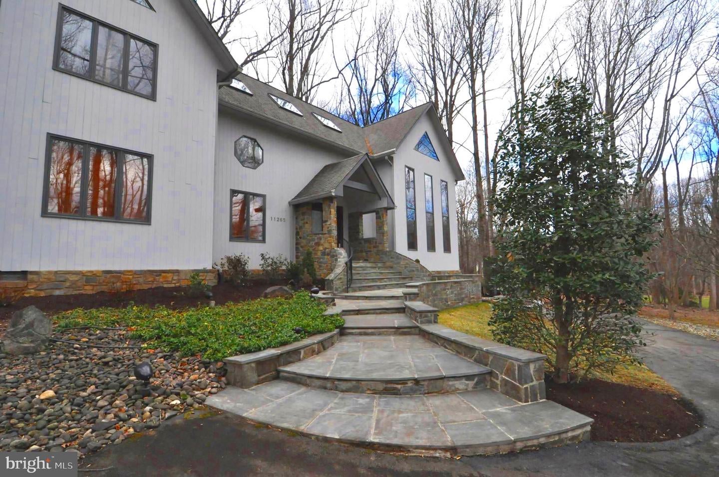 Great Falls, Virginia, 22066, United States, 4 Bedrooms Bedrooms, ,4 BathroomsBathrooms,Residential,Active,1936627