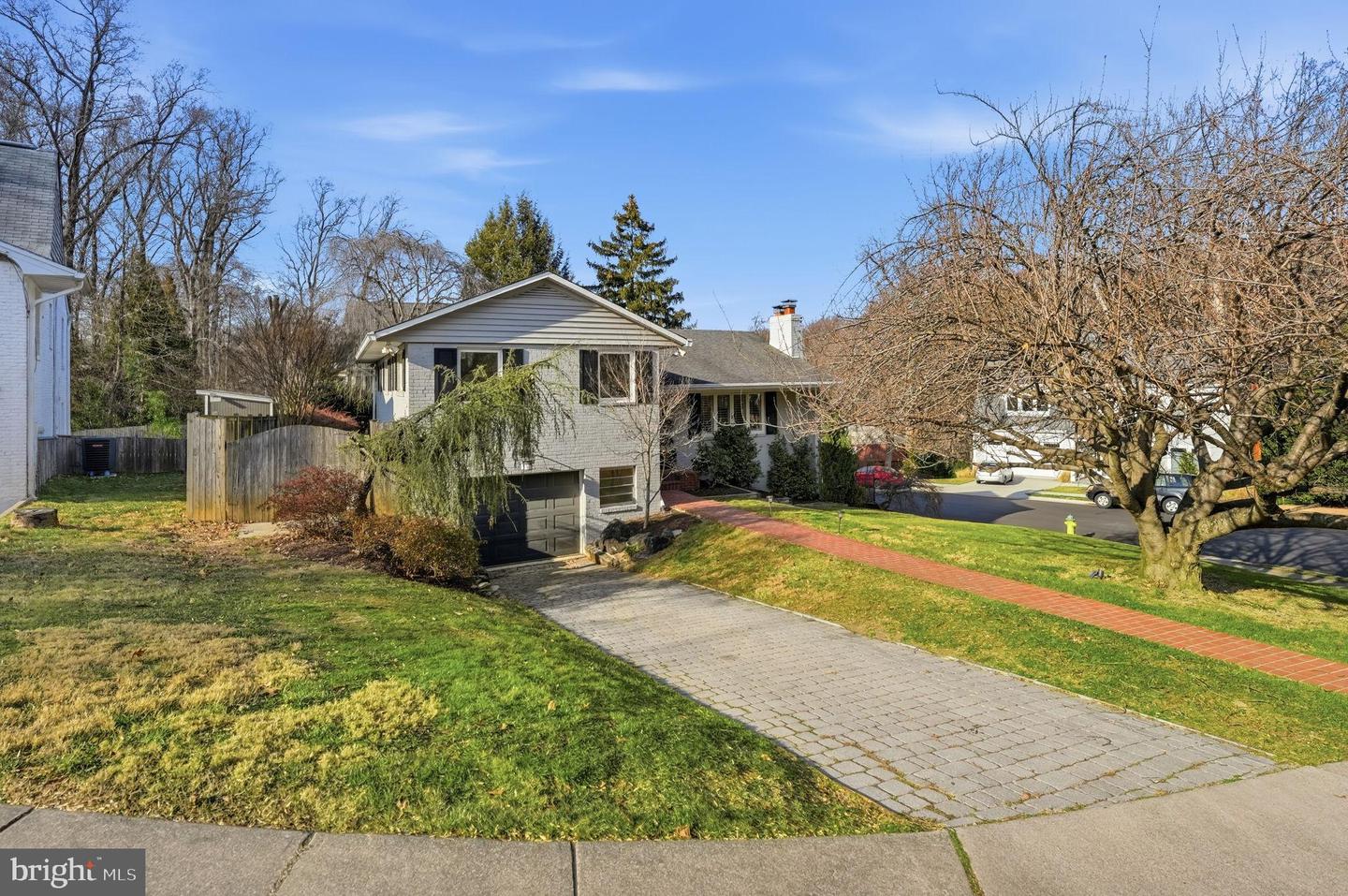 Arlington, Virginia, 22207, United States, 4 Bedrooms Bedrooms, ,3 BathroomsBathrooms,Residential,Pending,2010199