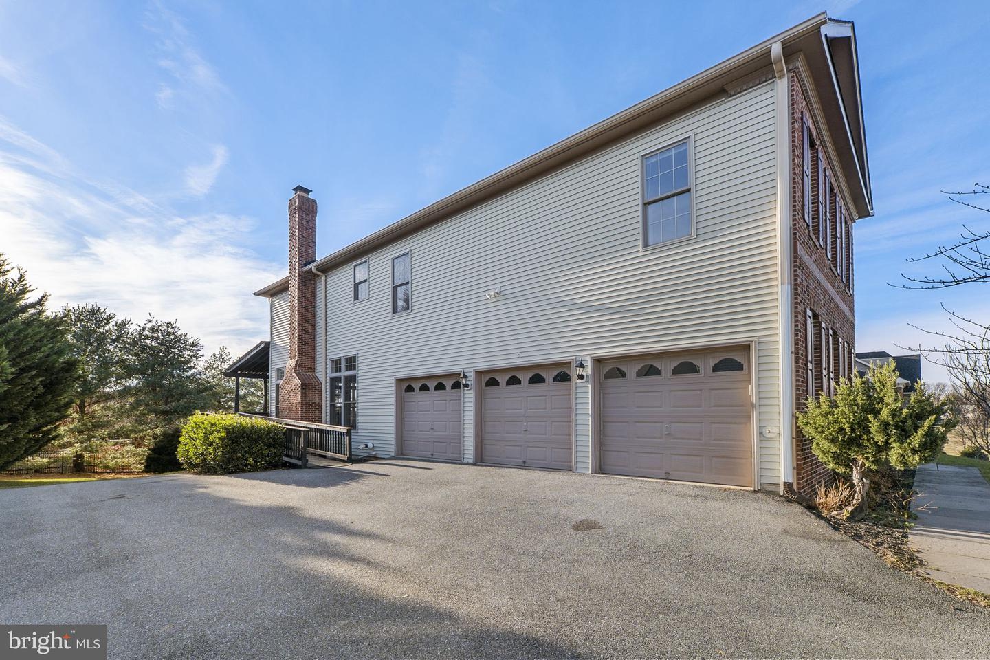 Clarksburg, Maryland, 20871, United States, 5 Bedrooms Bedrooms, ,5 BathroomsBathrooms,Residential,Active,2001354