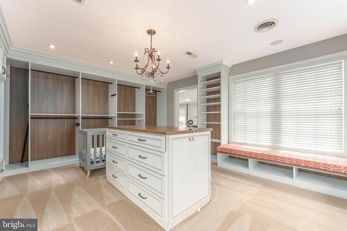 Wilmington, Delaware, 19807, United States, 6 Bedrooms Bedrooms, ,10 BathroomsBathrooms,Residential,Active,1839436