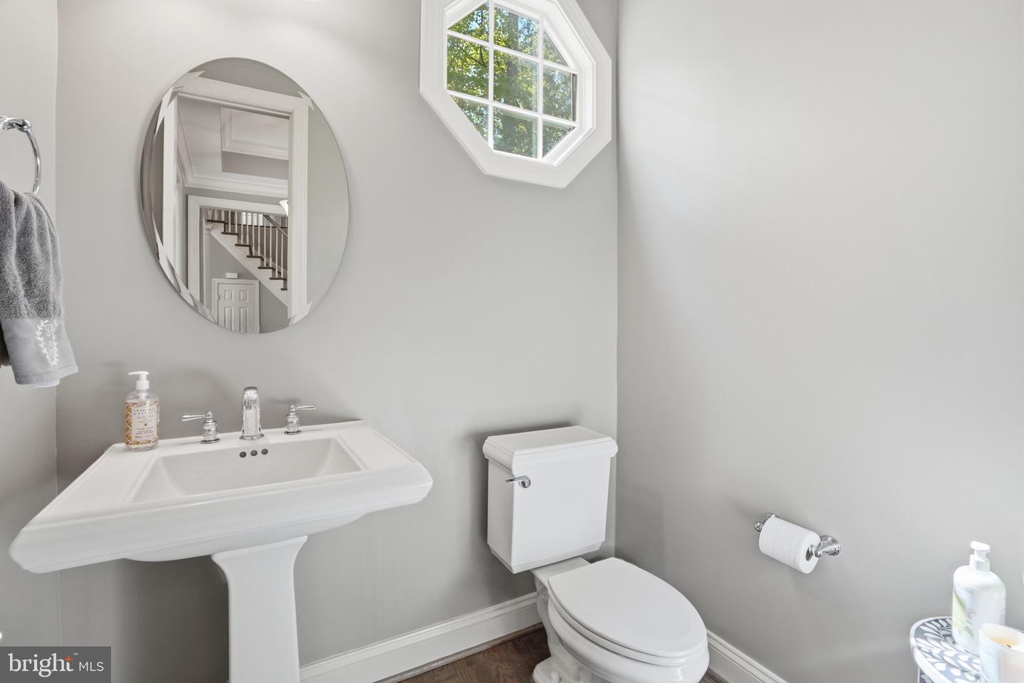 Great Falls, Virginia, 22066, United States, 5 Bedrooms Bedrooms, ,7 BathroomsBathrooms,Residential,Active,2044999