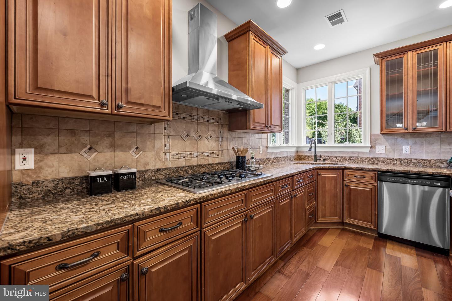 Ellicott City, Maryland, 21042, United States, 5 Bedrooms Bedrooms, ,5 BathroomsBathrooms,Residential,Pending,2045798