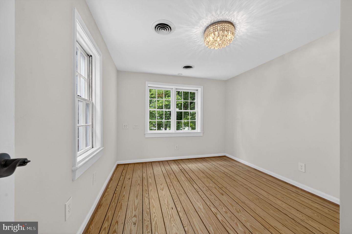 Alexandria, Virginia, 22314, United States, 3 Bedrooms Bedrooms, ,3 BathroomsBathrooms,Residential,Active,2044570