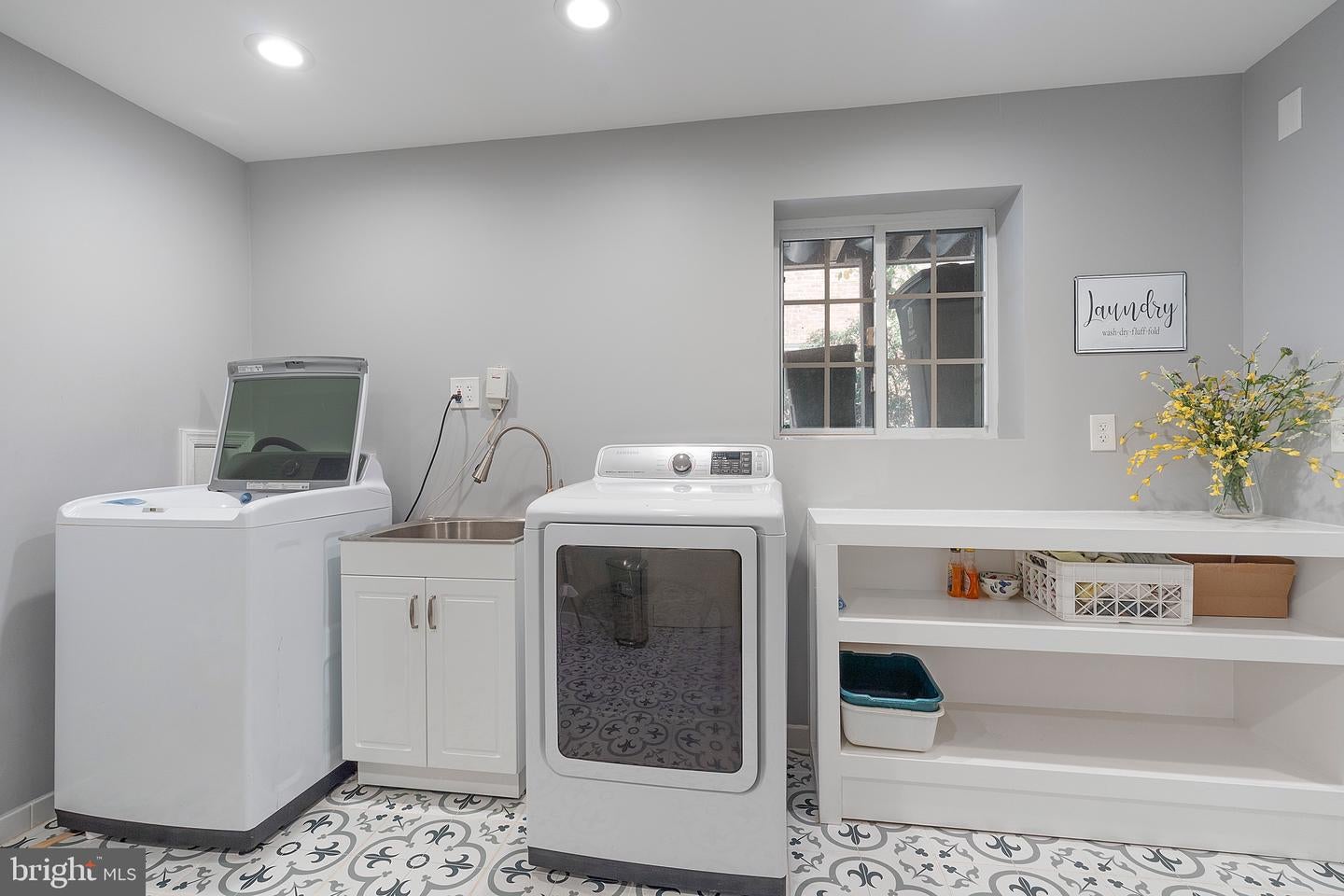 Arlington, Virginia, 22207, United States, 5 Bedrooms Bedrooms, ,4 BathroomsBathrooms,Residential,Active,1943764