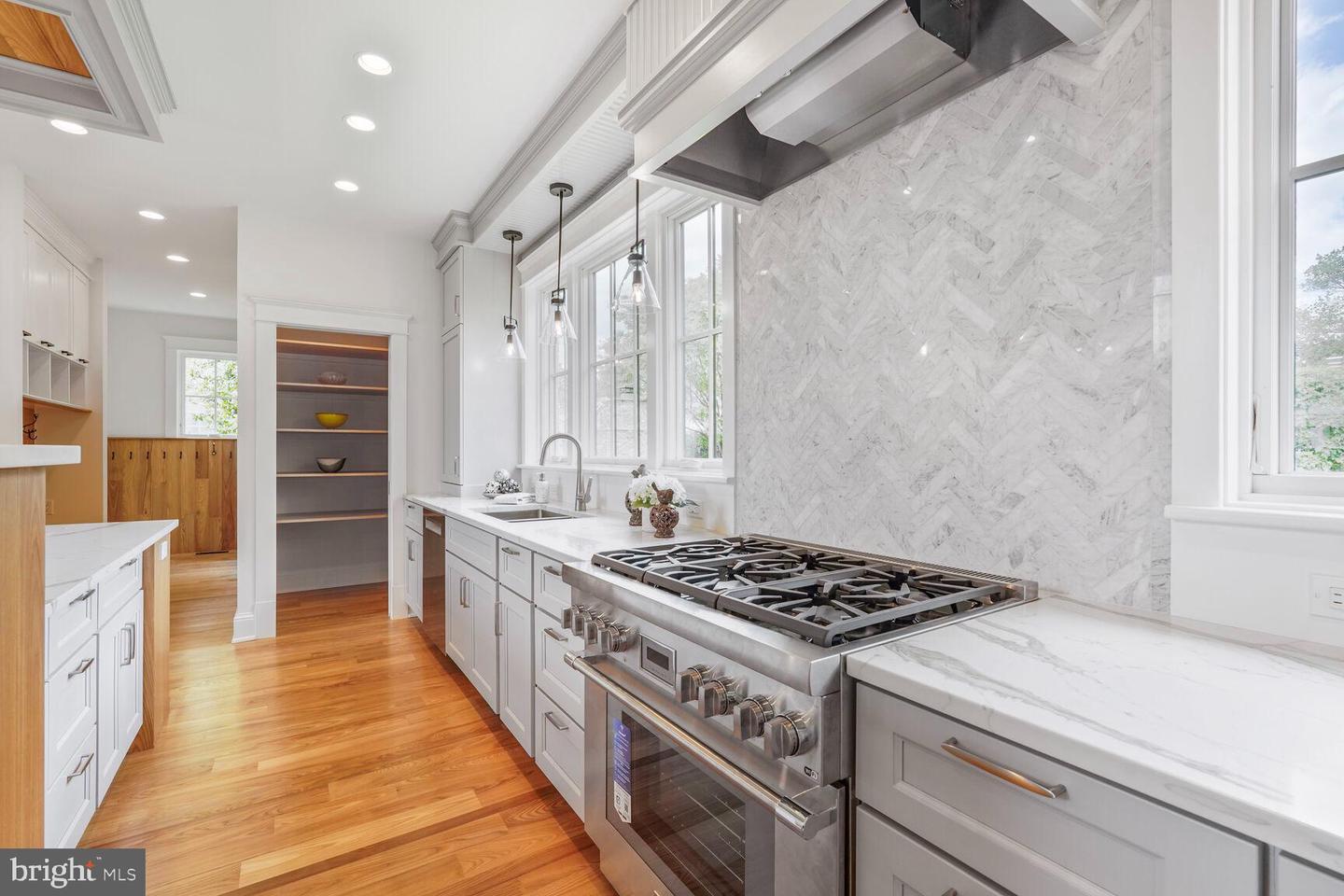 Alexandria, Virginia, 22301, United States, 6 Bedrooms Bedrooms, ,6 BathroomsBathrooms,Residential,Active,1825083