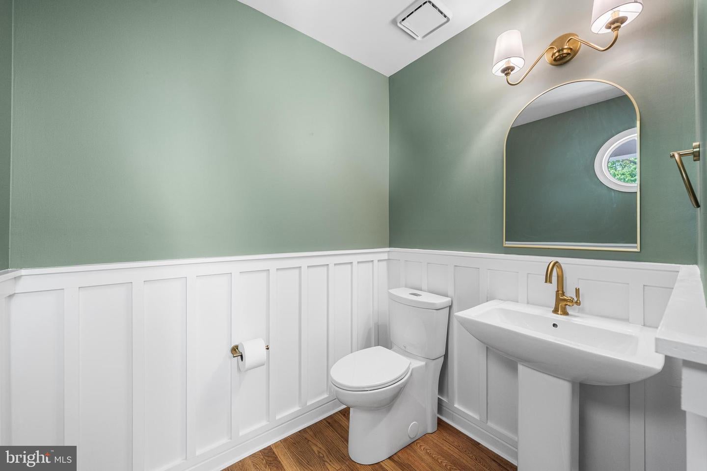 Clifton, Virginia, 20124, United States, 4 Bedrooms Bedrooms, ,4 BathroomsBathrooms,Residential,Active,2041351