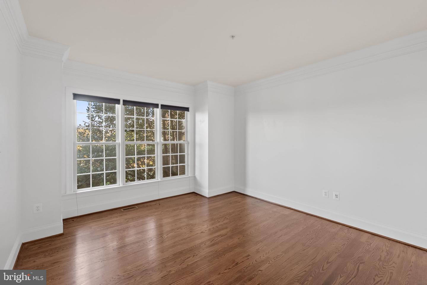 Clarksburg, Maryland, 20871, United States, 5 Bedrooms Bedrooms, ,5 BathroomsBathrooms,Residential,Active,2001354