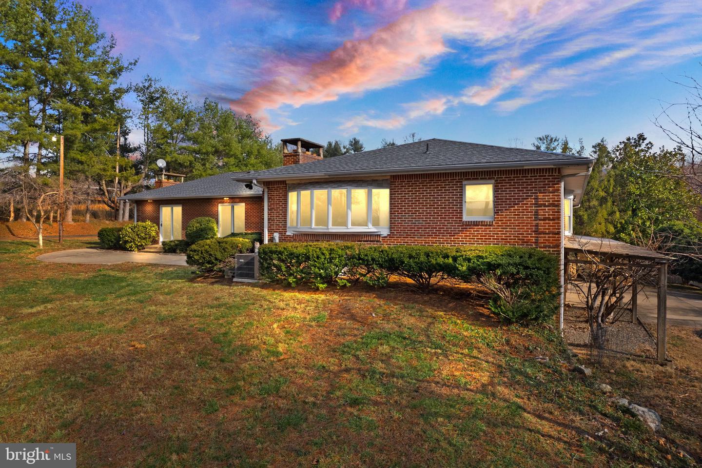 Amissville, Virginia, 20106, United States, 7 Bedrooms Bedrooms, ,4 BathroomsBathrooms,Residential,Active,1849572