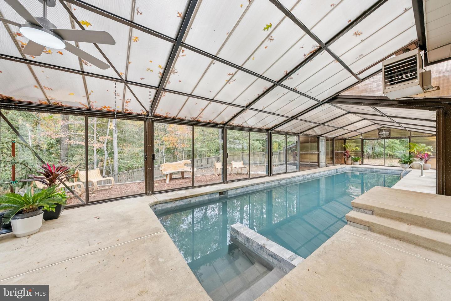 Oakton, Virginia, 22124, United States, 4 Bedrooms Bedrooms, ,4 BathroomsBathrooms,Residential,Active,1971783