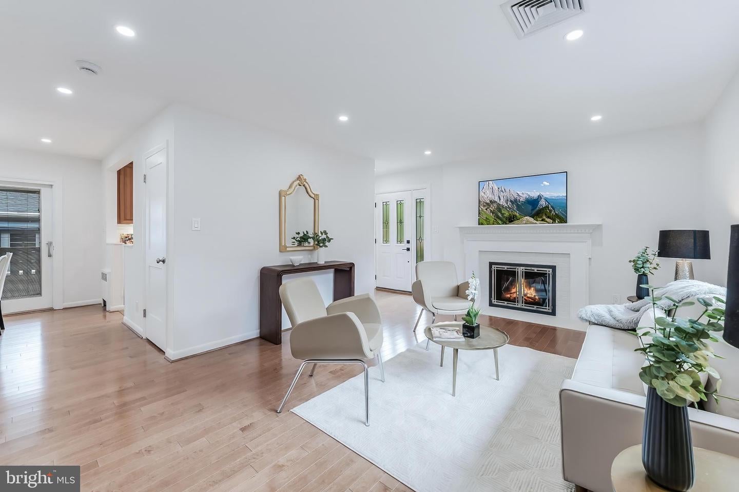 Arlington, Virginia, 22204, United States, 4 Bedrooms Bedrooms, ,3 BathroomsBathrooms,Residential,Active,2045018